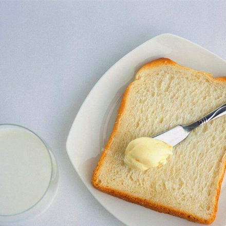 快速牛奶早餐面包 