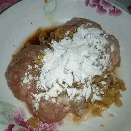 自制咸蛋蒸肉饼做法图解3)