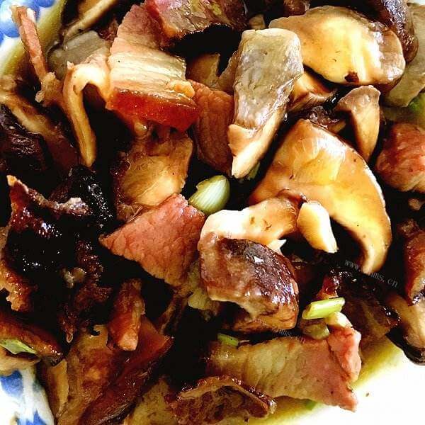 美味的扁豆香菇腊肉