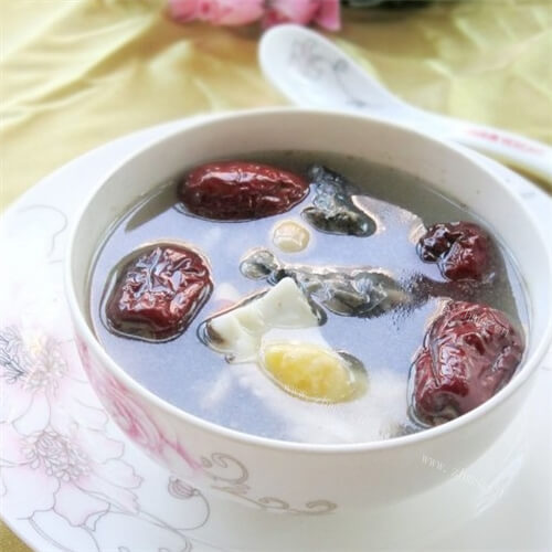美味的花胶鲫鱼糯米粥
