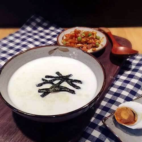 早餐醇香美味豆浆粥 
