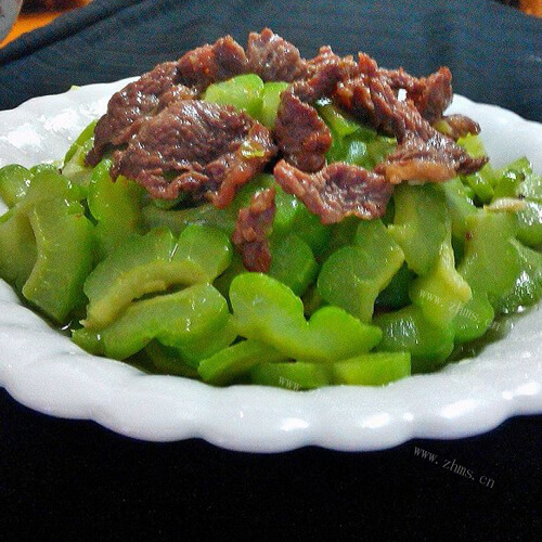 清热可口的苦瓜炒牛肉
