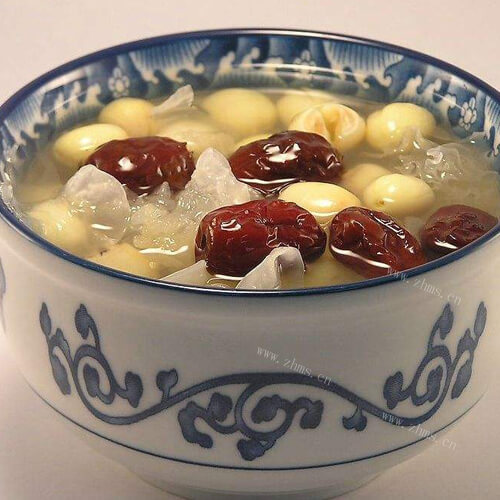滋补桂圆红枣甜汤