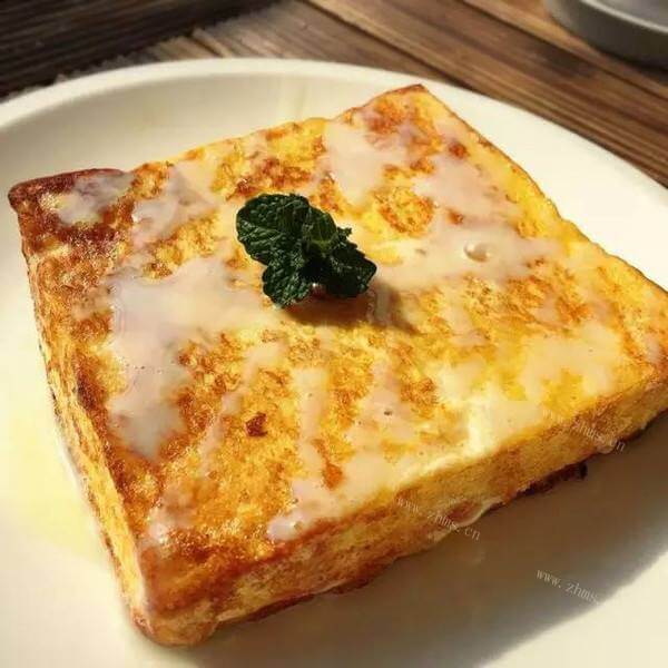 软软的炼乳西多士