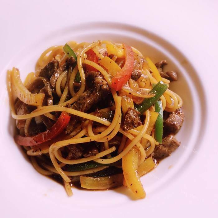 美味的黑椒牛肉意面