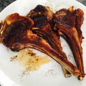 美味的百香里煎羊排