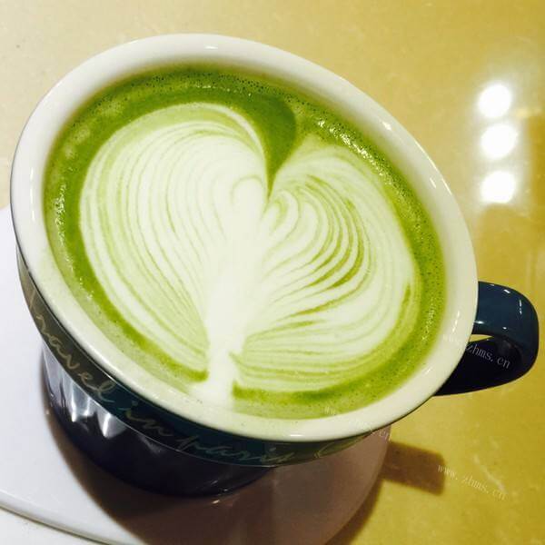 美味的瘦腹的抹茶酸奶