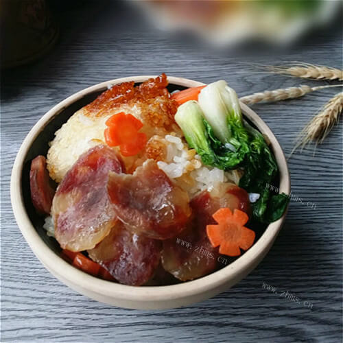 美味香肠锅巴煲仔饭