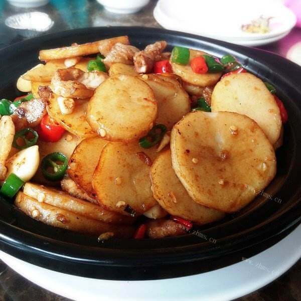 美味的酿豆腐和酿菜包