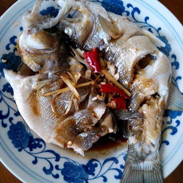 美味蒸鲈鱼