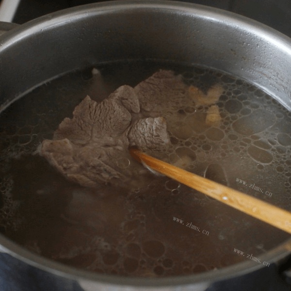 美味的苹果瘦肉汤做法图解6)