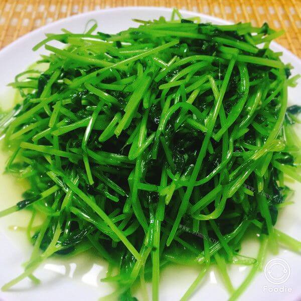 家常清炒豌豆苗