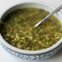美味的腊肉绿豆汤