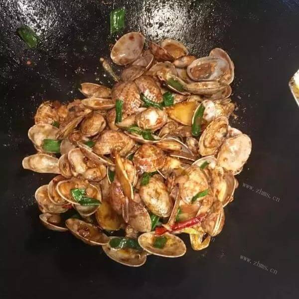 味美的煲炒花蛤