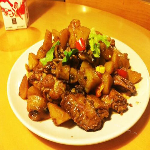 美味麻辣土豆烧鸡翅