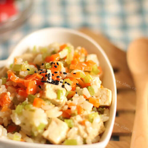 家常饭芹菜豆腐拌饭