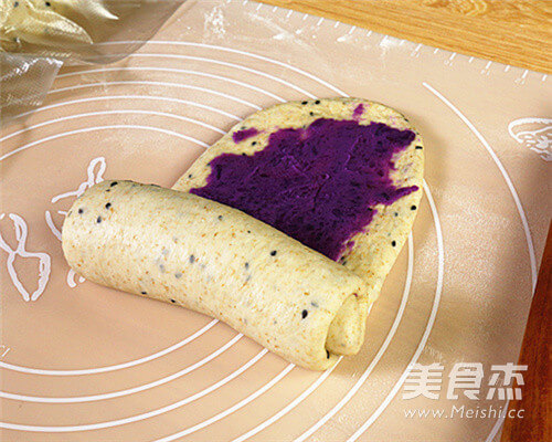 助消化全麦黑芝麻紫薯面包做法图解11)