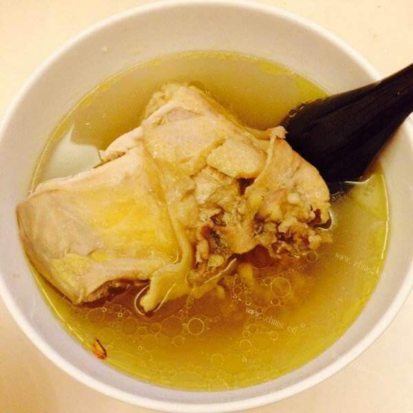 适合坐月子的人吃的姜酒煲鸡汤