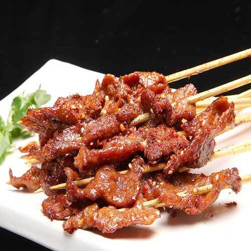 美味的彩椒洋葱牛肉串