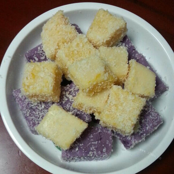 香甜的椰蓉豆沙凉糕