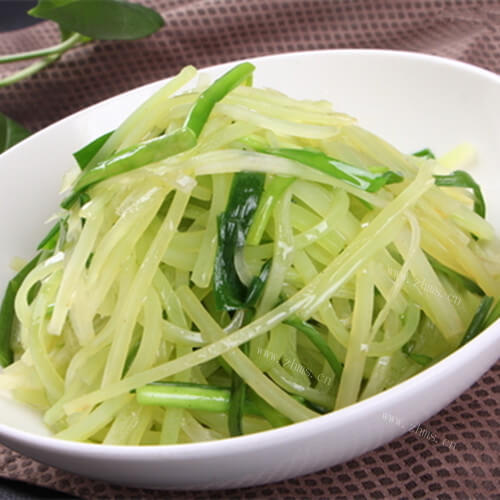 美味的椒丝炒莴笋
