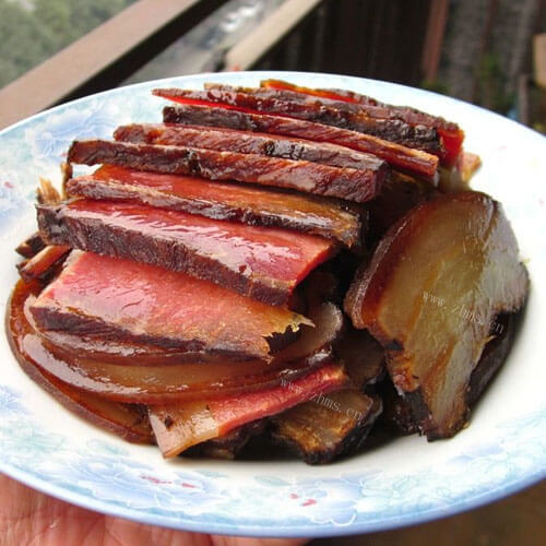 自晒腊肉