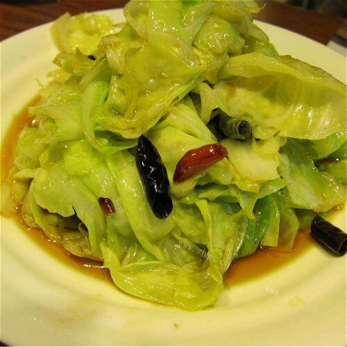 香辣尖椒炒牛心菜