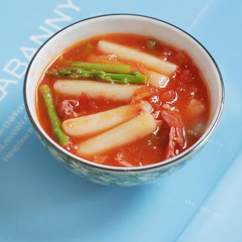 好吃的番茄火腿年糕汤