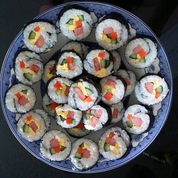 美味的紫菜鸡蛋米干
