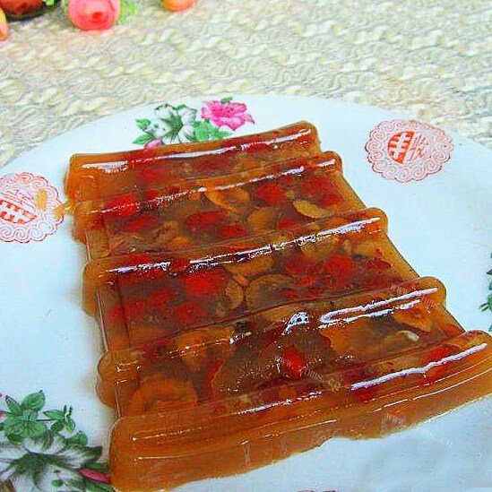 冰凉的红枣猪皮冻