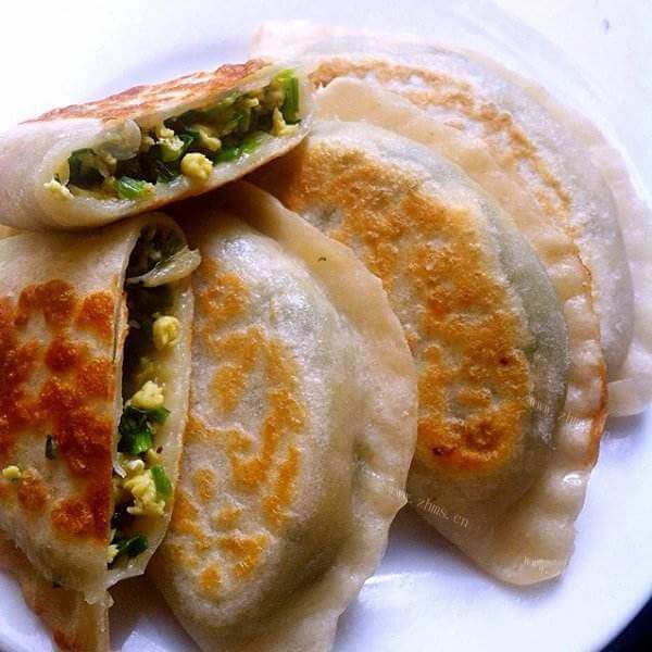 美味的芹菜鸡蛋合子