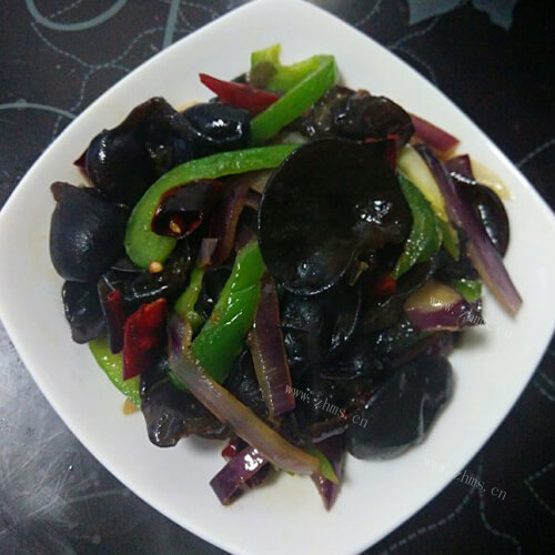 美味的香辣木耳