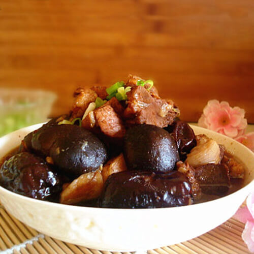 完美的香菇红枣炖羊肉
