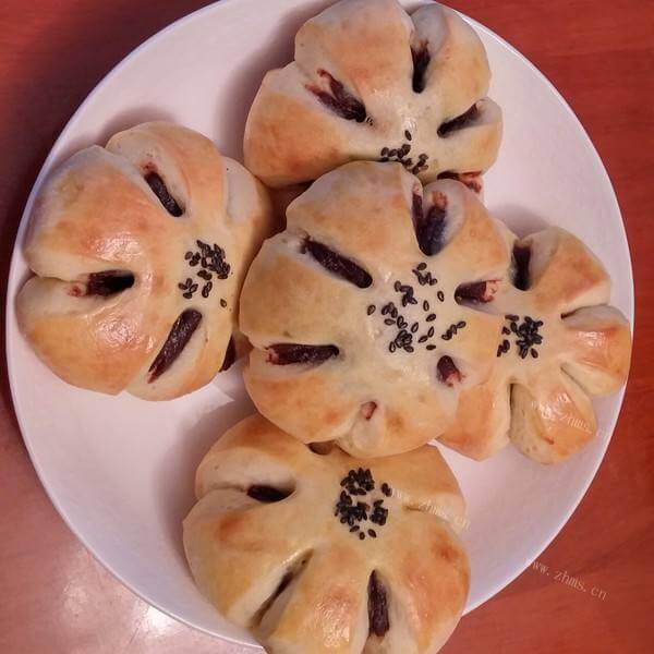 自制核桃豆沙餐包 
