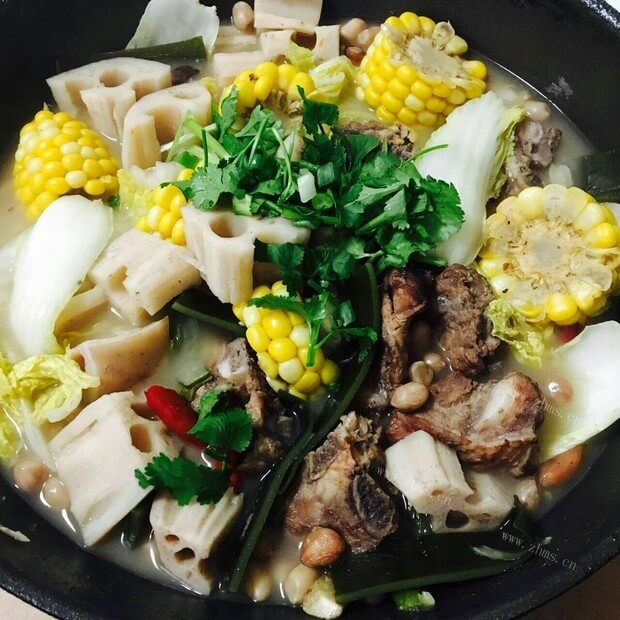 营养美味的海带莲藕烧排骨