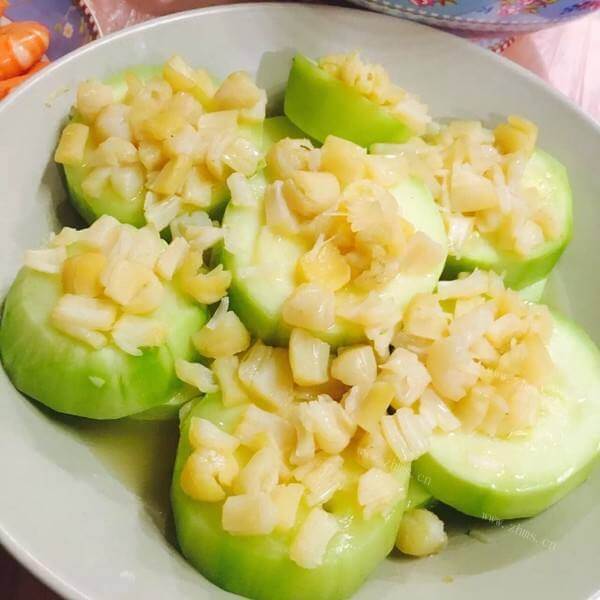 营养美味的瑶柱虾仁酿节瓜