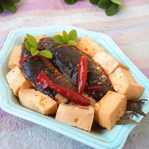 美味的 家常鲫鱼炖豆腐