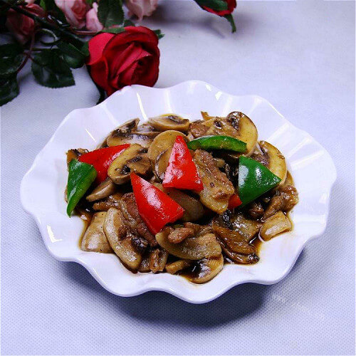 美味鹅肉炒香菇