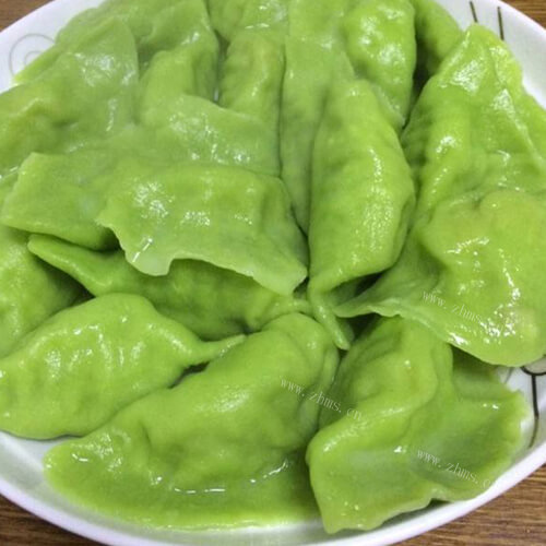 美味的茄子菠菜猪肉水饺