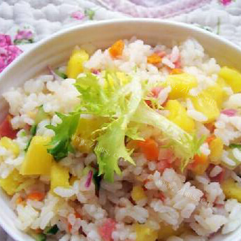 香甜的菠萝五彩炒饭 