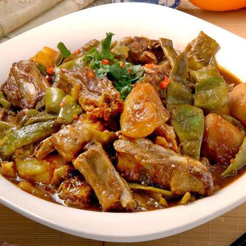 美味营养的西葫芦番茄炖豆角