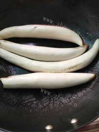 美味的酱茄子烩土豆做法图解1)