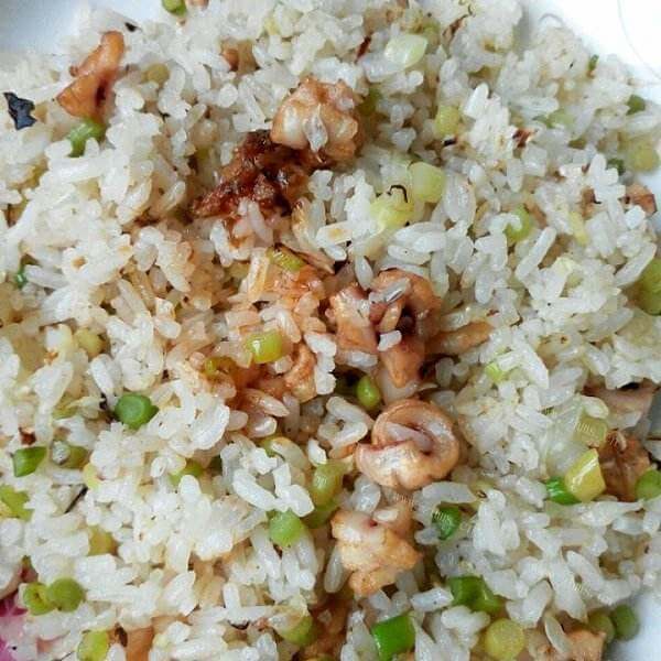 美味的烤鱿鱼饭