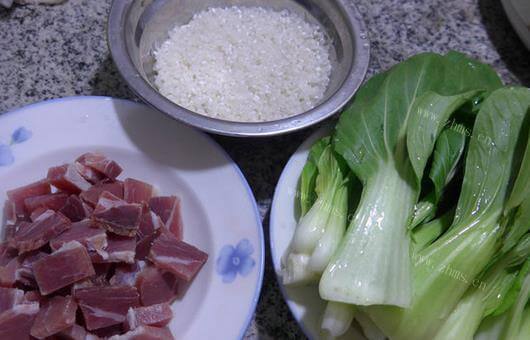香滑的咸肉菜粥做法图解1)