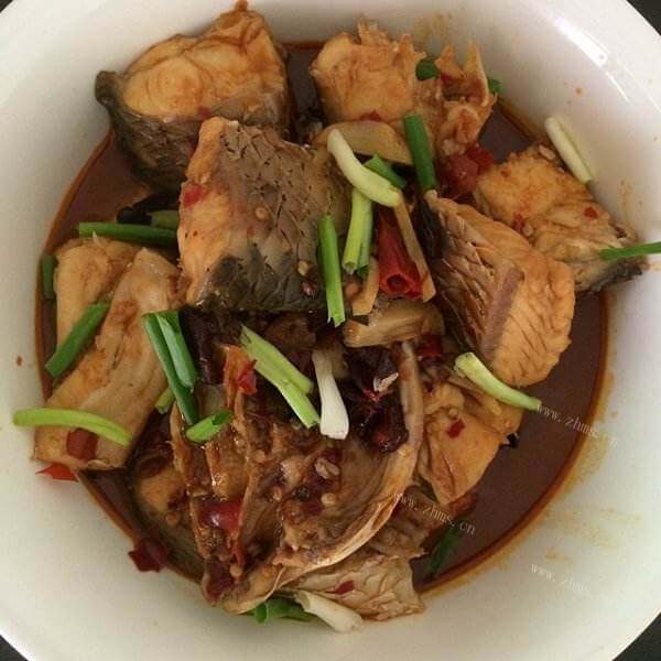 鲜美的水煮红烧鱼块