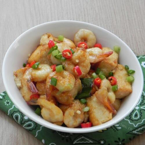 美味的烩豆腐虾干