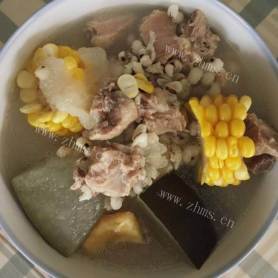 鲜美的野苋菜头薏米猪骨汤