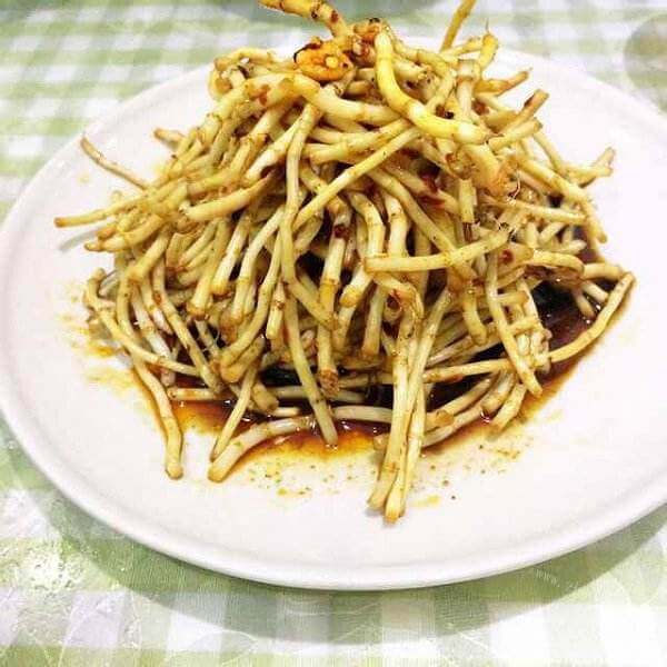 好吃的青蒜鱼腥草