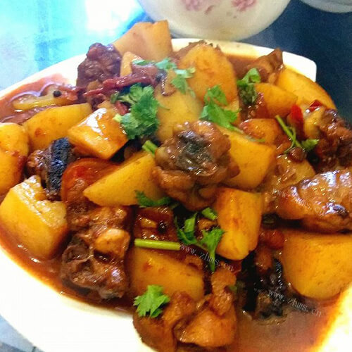 美容辣子鸡块炖小土豆
