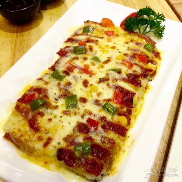 美味的煎炸豆腐排
